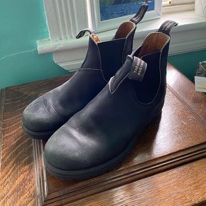 Women’s blundstones